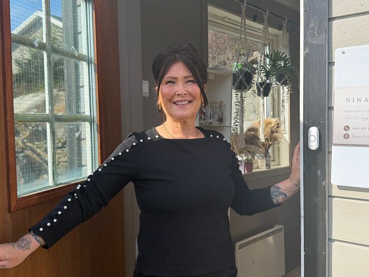 Nina gjorde om brakke til butikk hjemme i gårdsplassen