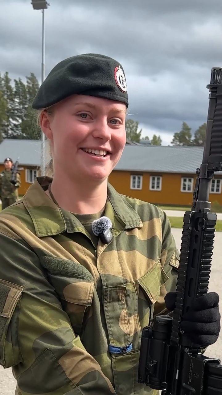 Soldatene øver til begravelsen: –⁠ Overraskende tungt! Video 02:17