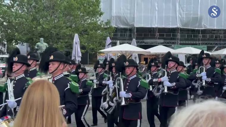 Garden på vei opp Karl Johan
