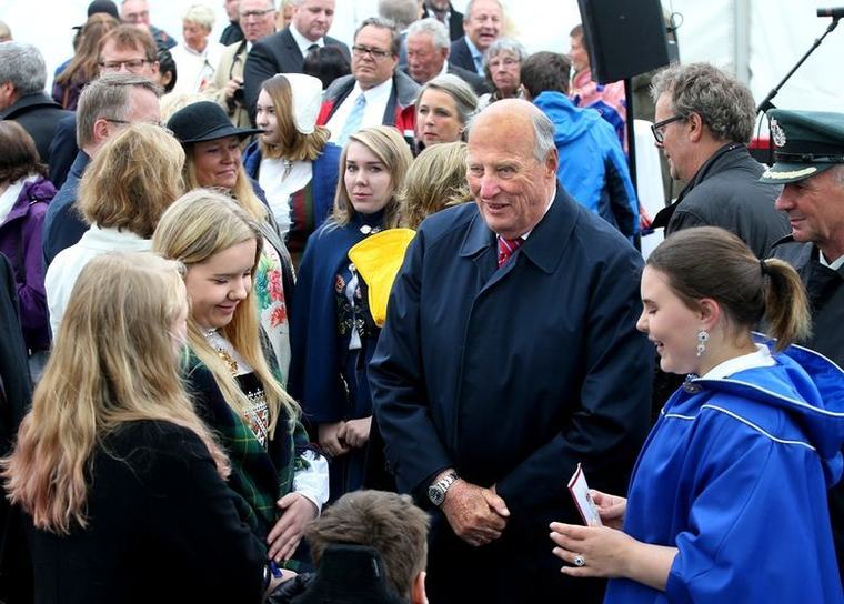 «Alle bruer fører til Tromsø». Også for kong Harald
