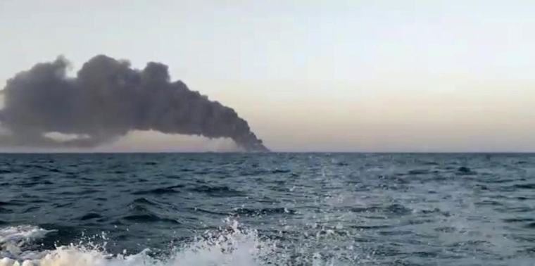 Tankskip skal være truffet: Eksplosjoner ved Irans oljeøy