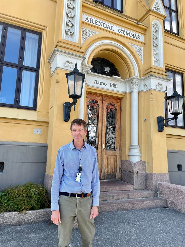 Bare noen elever får se kongens gravferd