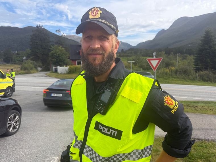 SISTE: To til sjukehus etter kjedekollisjon