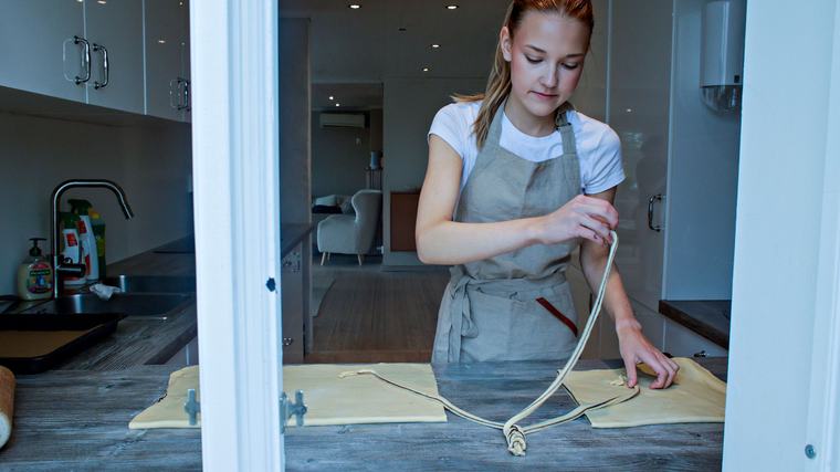 15-åringen ble hektet på baking. Så tok det av.